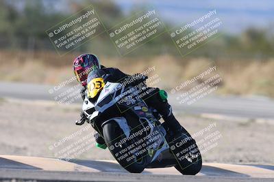 media/Oct-04-2025-CVMA (Sat) [[408bcdd6e4]]/Race 14-500-400-350 Supersport/